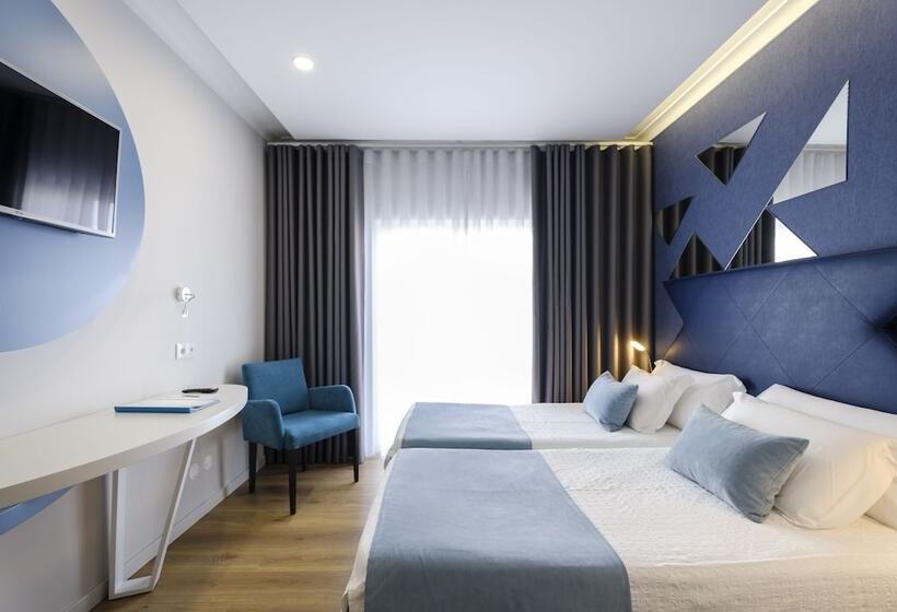 غرفة قياسية ثلاثية, Rosa Mistica By Umbral