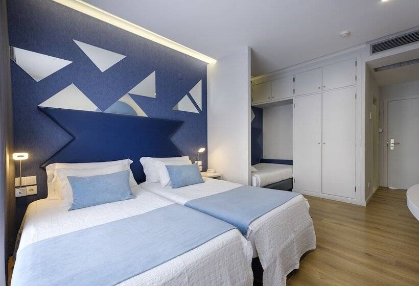 غرفة قياسية ثلاثية, Rosa Mistica By Umbral