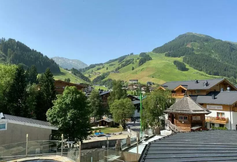 スイート（家族用）, The Alpine Palace New Balance Luxus Resort
