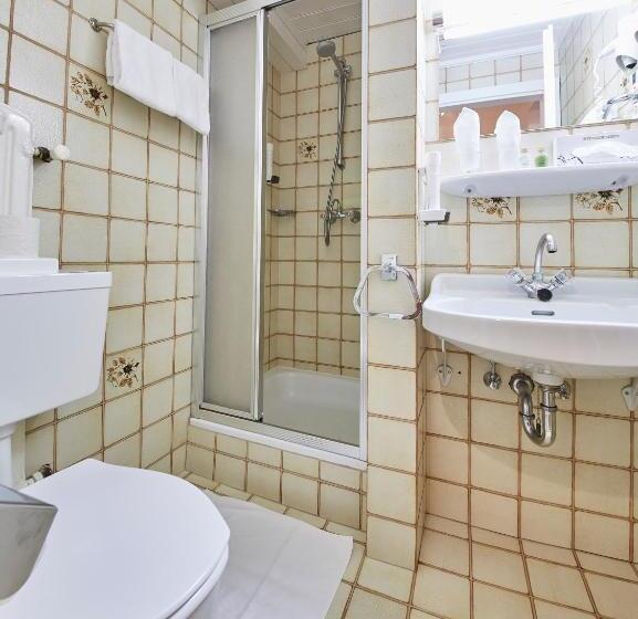 Номер Стандарт с Балконом, The Alpine Palace New Balance Luxus Resort