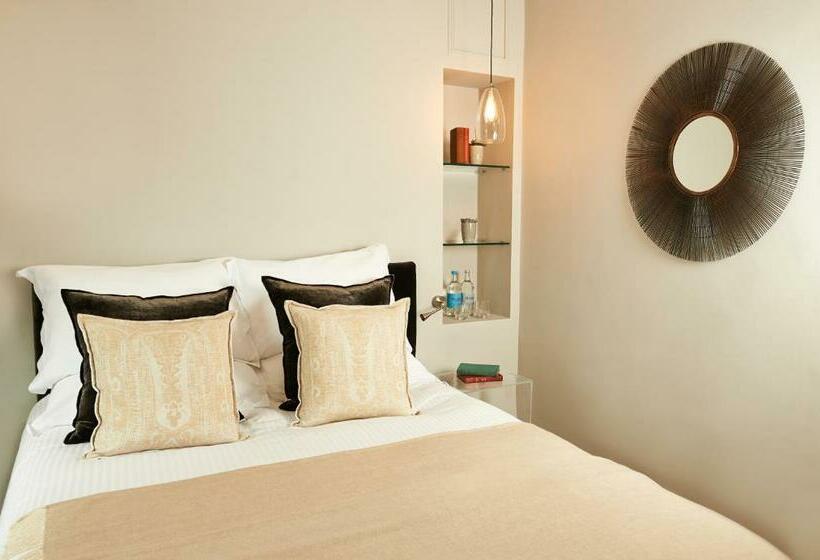 اتاق لوکس, The Bull And The Hide