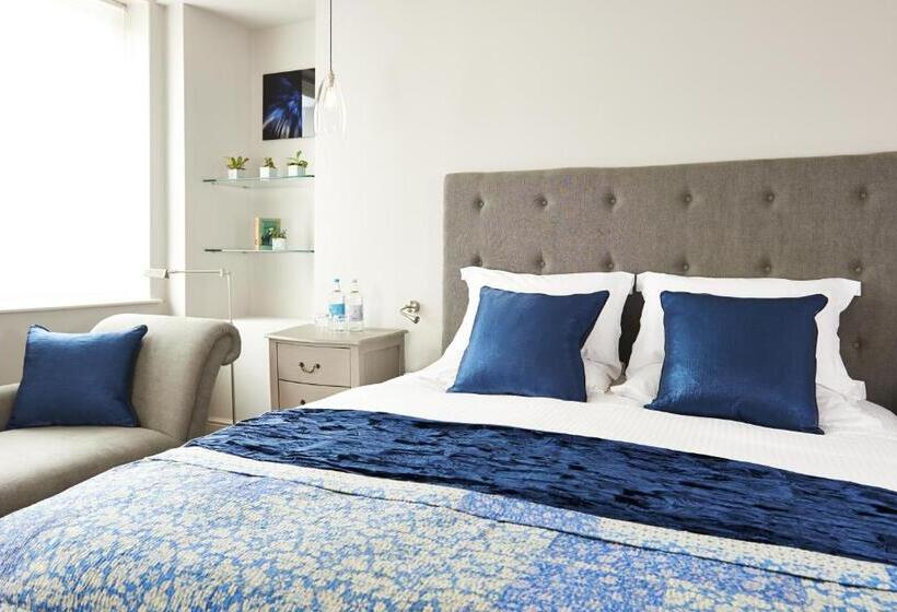 سوییت, The Bull And The Hide