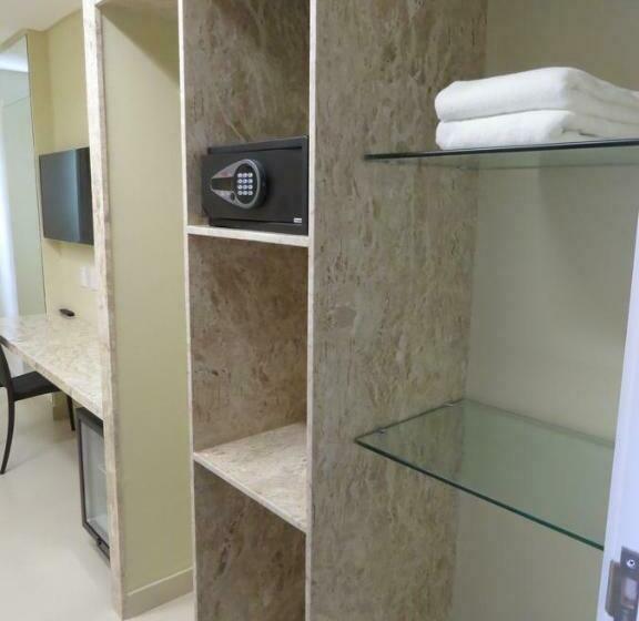 高级三人间, Uchoa Teresina