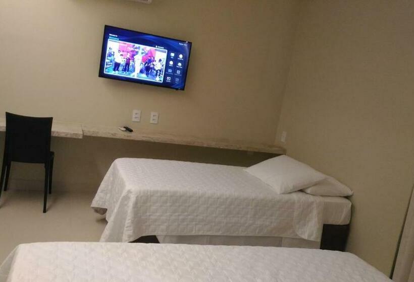 高级三人间, Uchoa Teresina