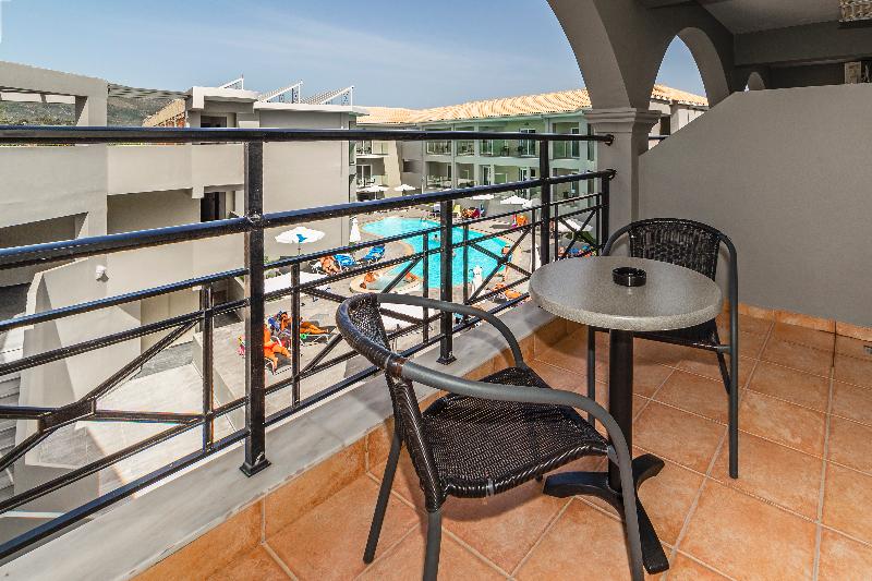 اتاق استاندارد سه نفره, White Olive Premium Laganas