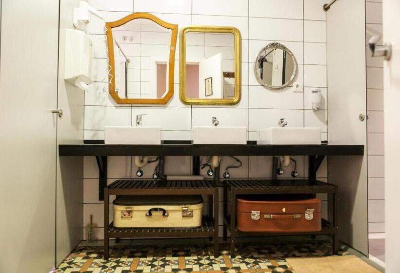 Кровать в Многоместном Номере с Общей Ванной, Pars Tailor S Hostel