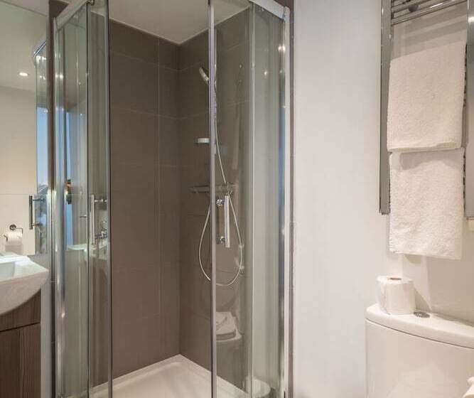 غرفة تنفيذية, Pelican London Hotel And Residence