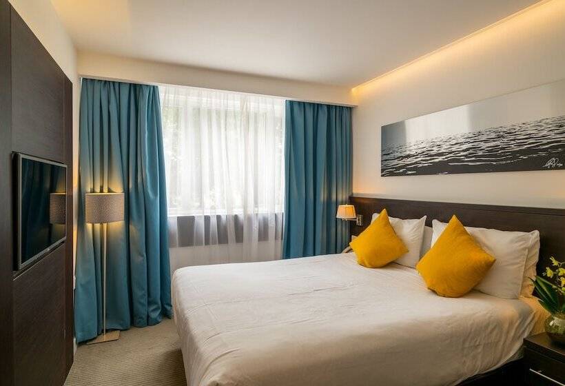 Номер Стандарт Адаптированный для Инвалидов, Pelican London Hotel And Residence