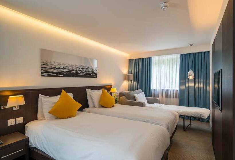 Трехместный Номер Базовый, Pelican London Hotel And Residence