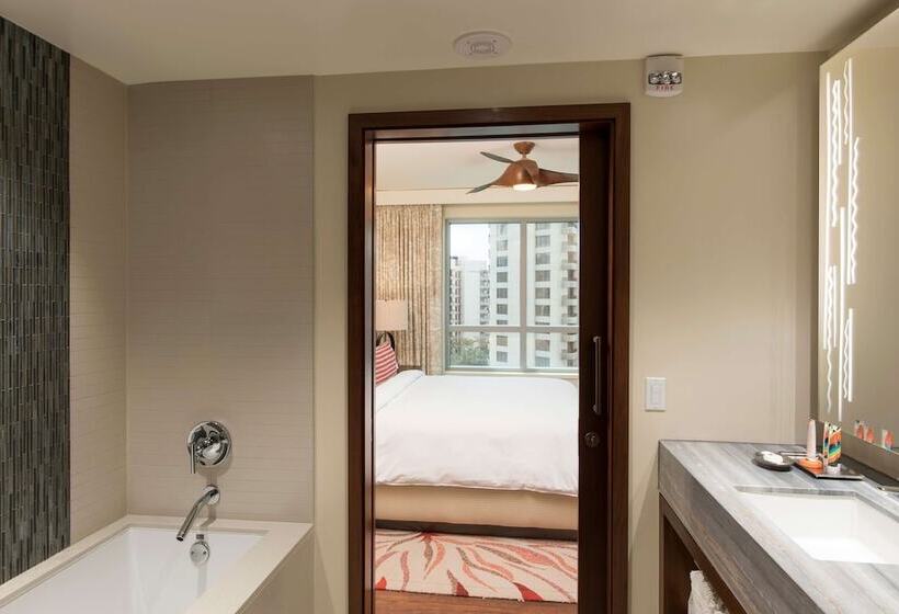 스위트 킹사이즈 침대, Hilton Grand Vac Club The Grand Islander Waikiki Honolulu