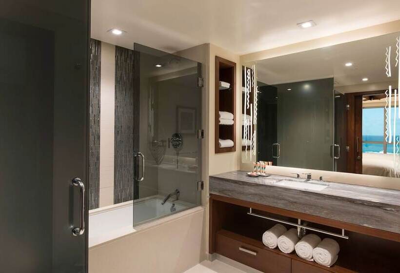 جناح ديلوكس مطل على البحر, Hilton Grand Vac Club The Grand Islander Waikiki Honolulu