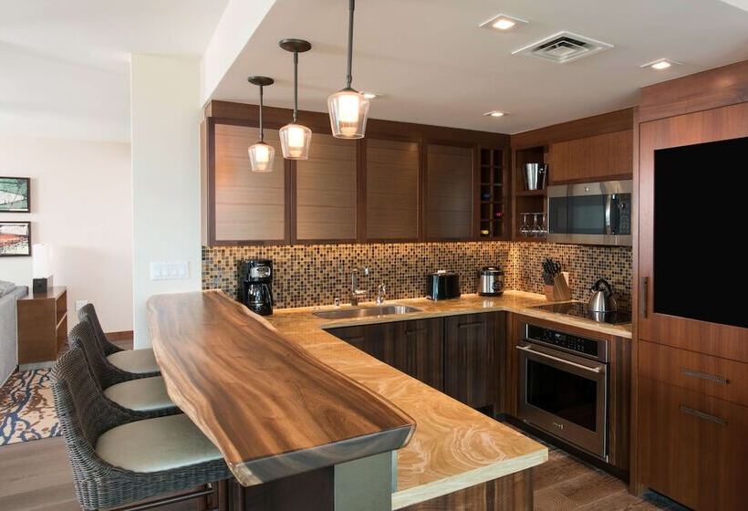 Апартаменты Пентхаус 2 Спальни, Hilton Grand Vac Club The Grand Islander Waikiki Honolulu