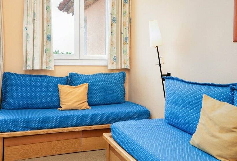 شقة غرفة واحدة, Sowell Family Port Grimaud