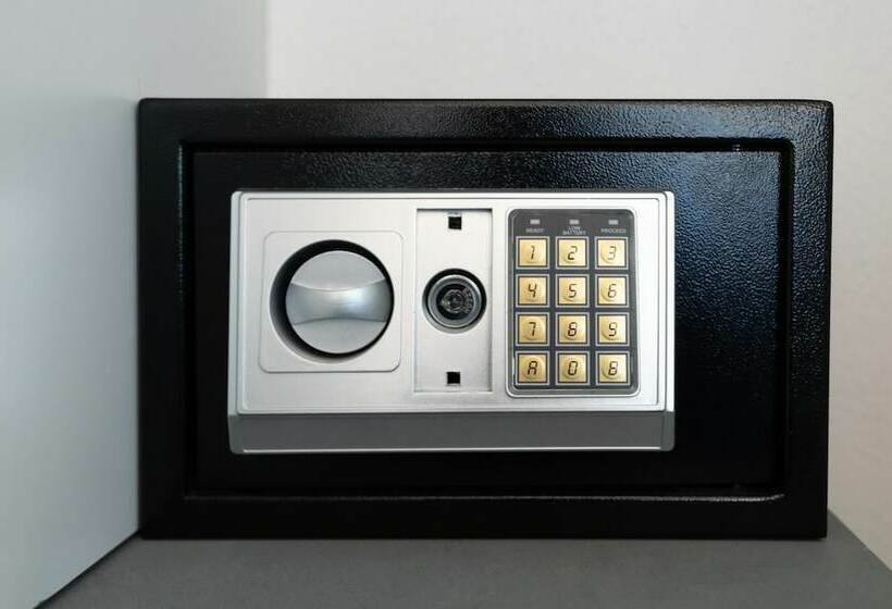 شقة غرفة واحدة, Sowell Family Port Grimaud