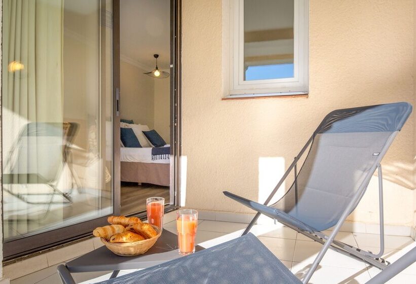 شقة غرفة واحدة, Sowell Family Port Grimaud