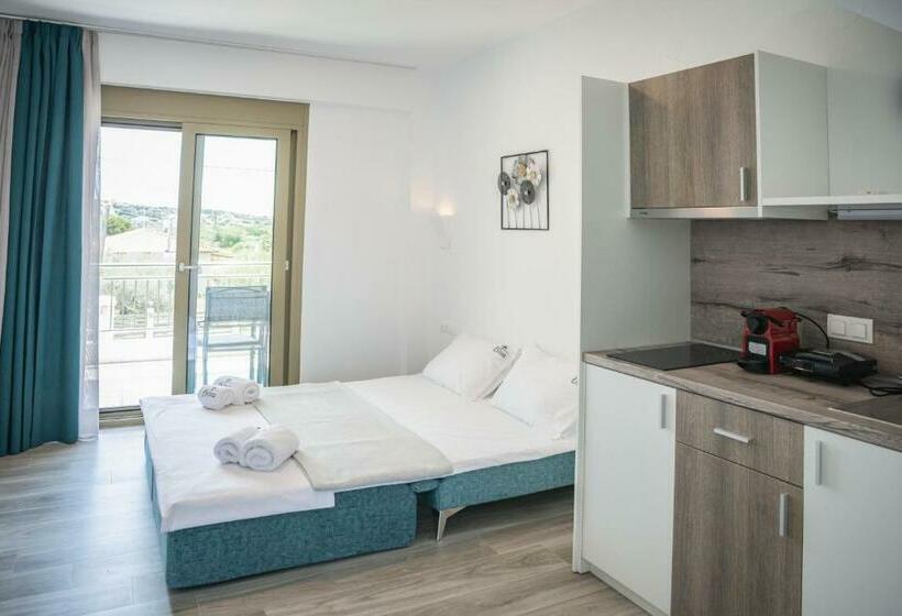 Четырехместный Номер Deluxe, Oliva Suites