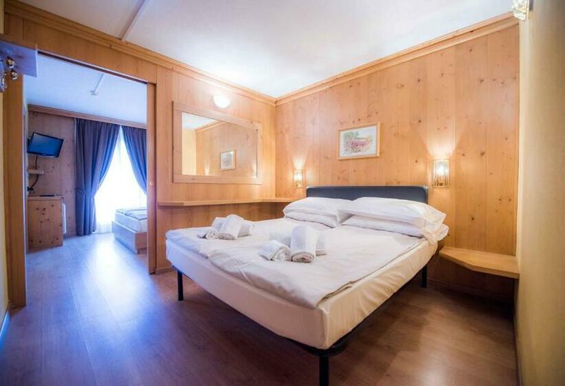 スーペリアの４人部屋, Angelica