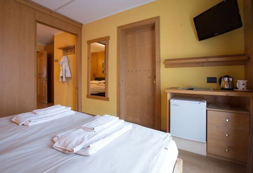 スーペリアの４人部屋, Angelica