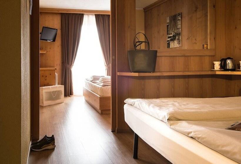 スーペリアの４人部屋, Angelica