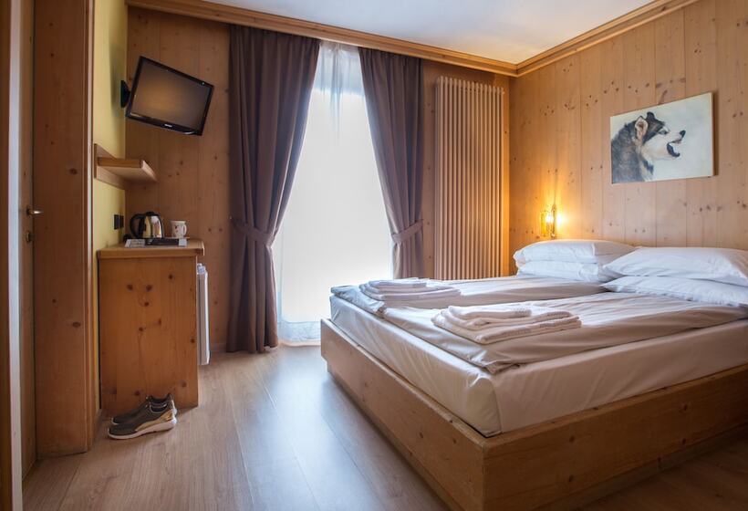 スーペリアの４人部屋, Angelica