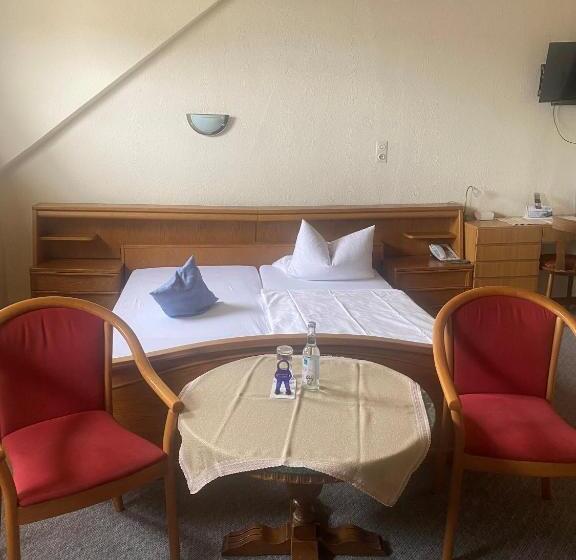 エコノミートリプルルーム, Bayrischer Hof