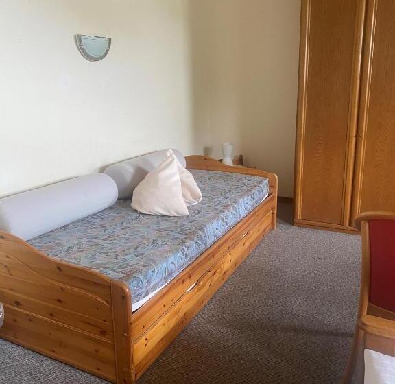 エコノミートリプルルーム, Bayrischer Hof