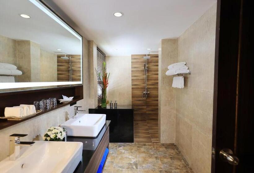 غرفة ديلوكس ثلاثية, Celes Samui