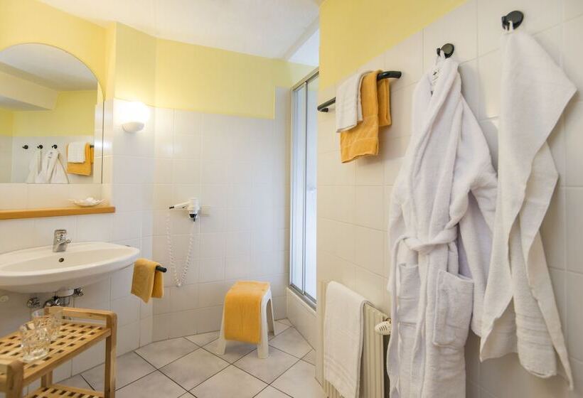 חדר קומפורט לשלושה, Das Gastein   Ganzjährig Inklusive Alpentherme Gastein & Sommersaison Inklusive Gasteiner Bergbahnen