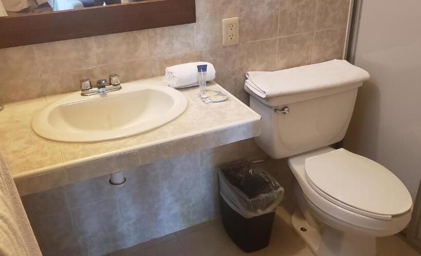 带大床的标准间, El Rancho