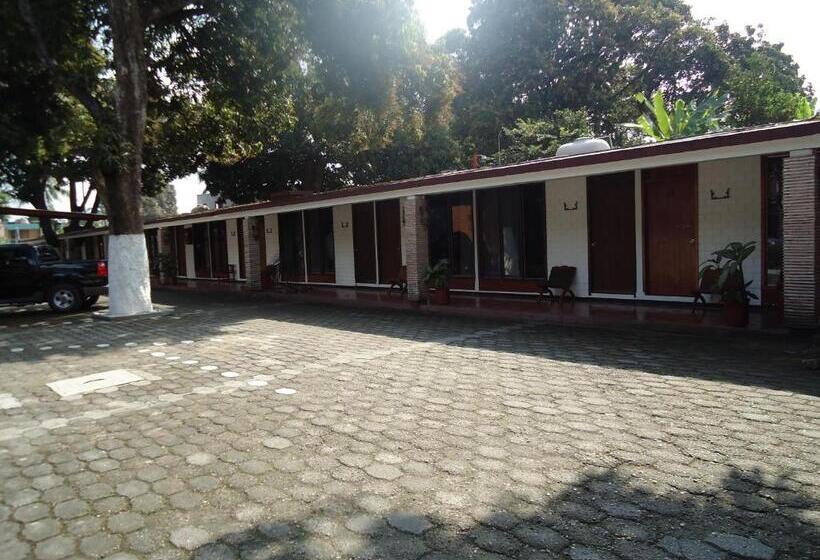 带2个双人床的标准工作室, El Rancho