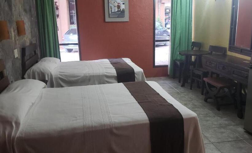 带2个双人床的标准工作室, El Rancho