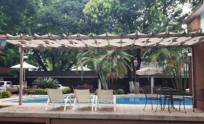 带2个双人床的标准工作室, El Rancho