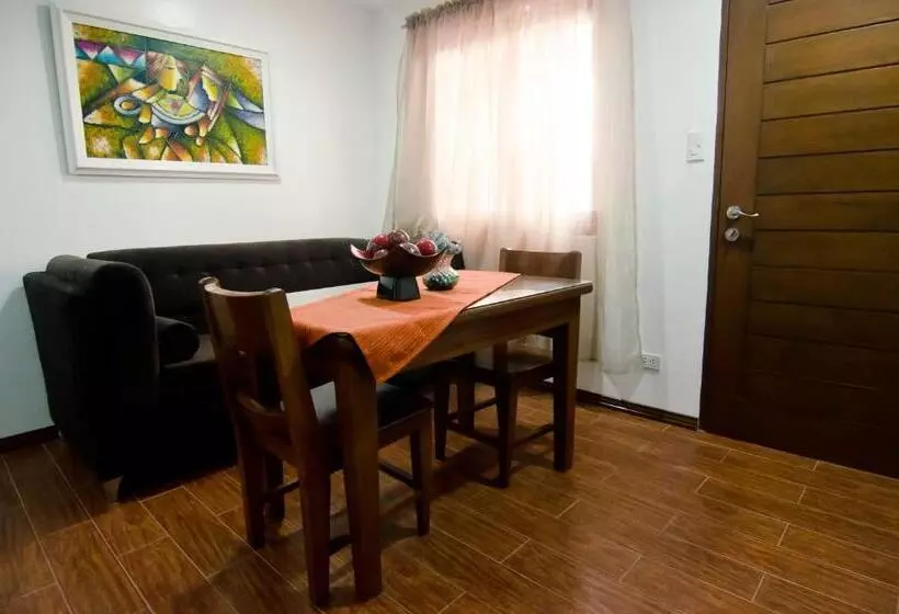 سوییت خانوادگی, Giulius Boracay Italian Resort