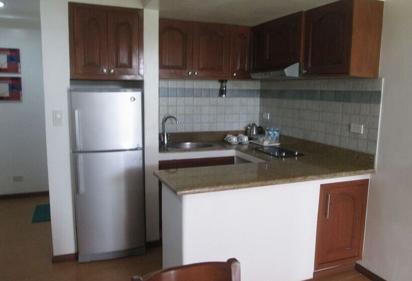 جناح عائلي, Giulius Boracay Italian Resort