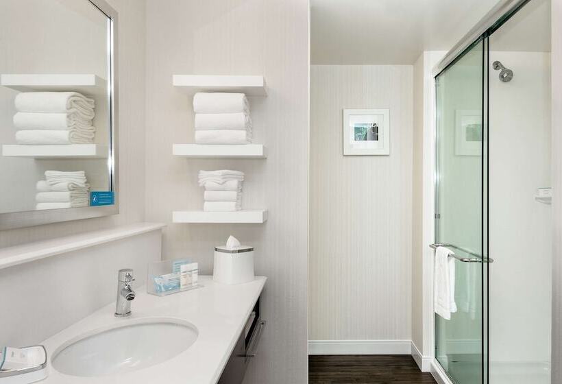 חדר סטנדרט שתי מיטות זוגיות, Hampton Inn & Suites By Hilton Seattle/northgate