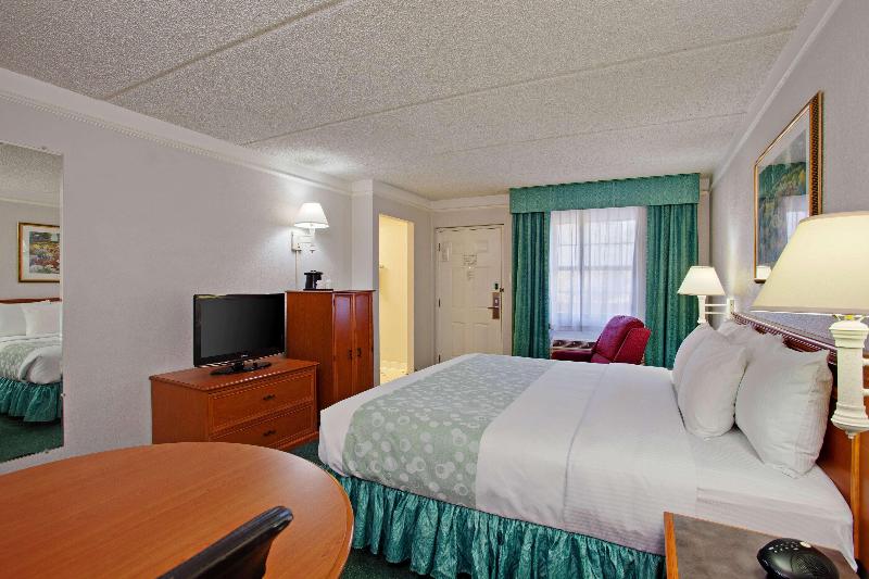 חדר סטנדרט עם מרפסת, Hampton Inn & Suites By Hilton Seattle/northgate