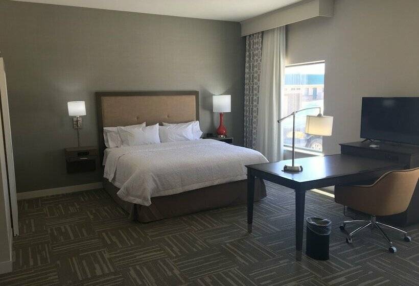 Люкс, Hampton Inn Mcpherson