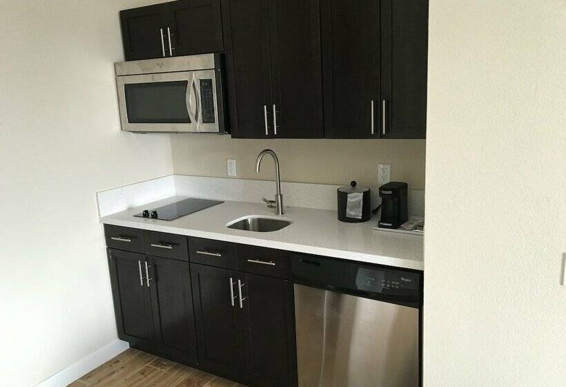 Люкс, Hampton Inn Mcpherson