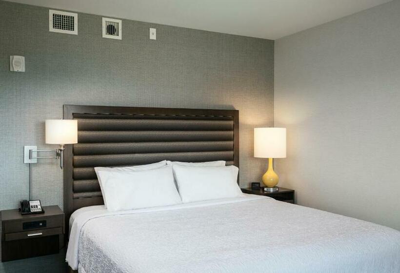 חדר סטנדרט עם מיטת קינג, Hampton Inn & Suites By Hilton Seattle/northgate