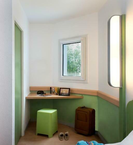 חדר סטנדרט לשלושה, Ibis Budget Chambéry Sud Challesleseaux