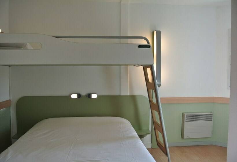 חדר סטנדרט לשלושה, Ibis Budget Chambéry Sud Challesleseaux