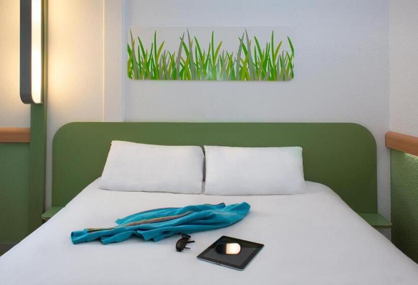 חדר סטנדרט לשלושה, Ibis Budget Chambéry Sud Challesleseaux