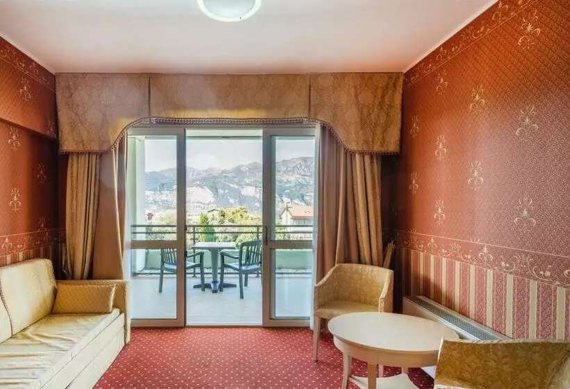 Deluxe Room Lake View