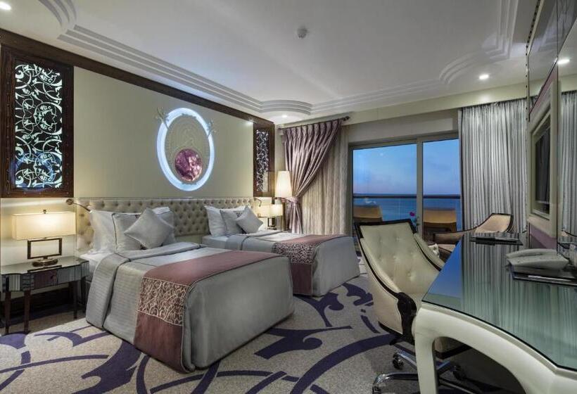 Трехместный Номер Deluxe Вид на Море, Merit Royal Premium Hotel Casino & Spa