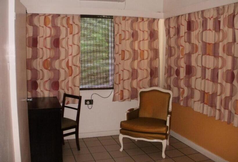 اتاق استاندارد با تخت بزرگ, Pineapple Court