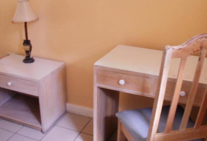 اتاق استاندارد با 2 تخت دوبل, Pineapple Court