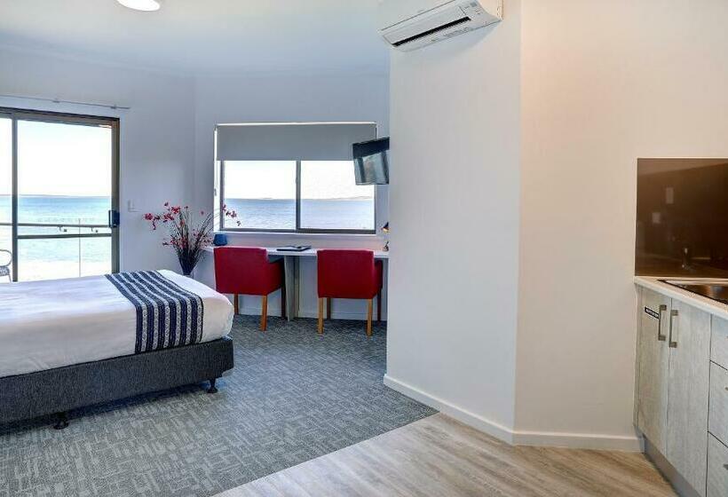 Номер Стандарт, Limani Motel