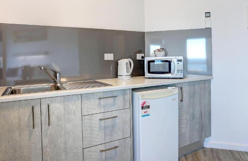 Номер Стандарт, Limani Motel