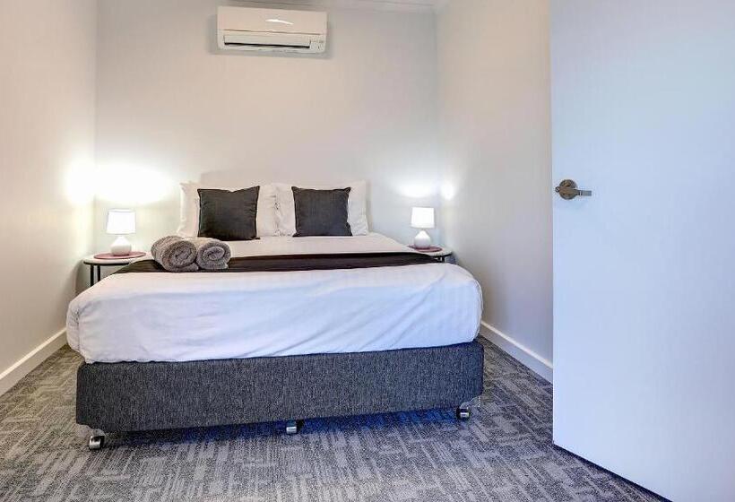 家庭套房, Limani Motel