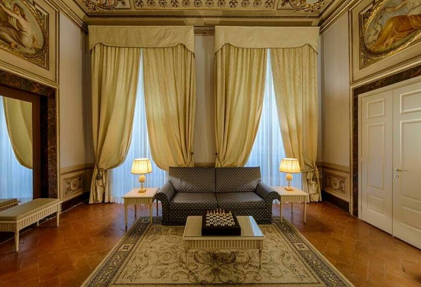 سوییت جونیور, Palazzo Guicciardini